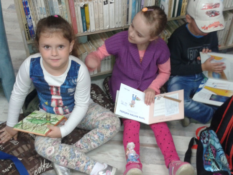 Návšteva knižnice v Raslaviciach