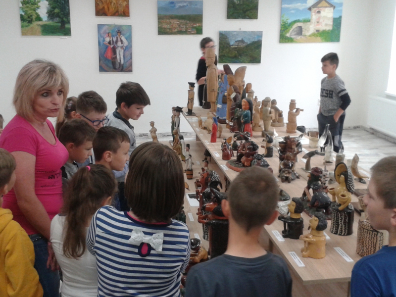 Návšteva knižnice v Raslaviciach