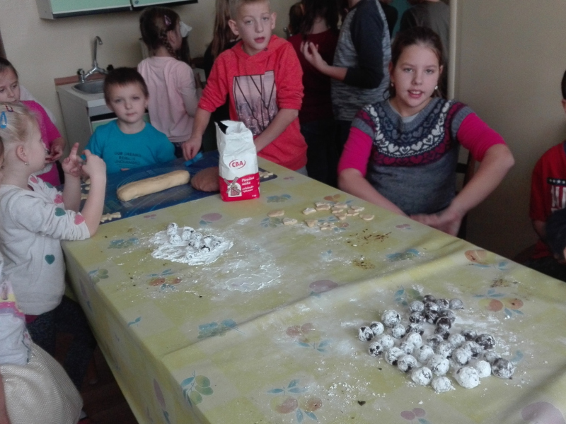 Pečenie vianočného pečiva 20192020