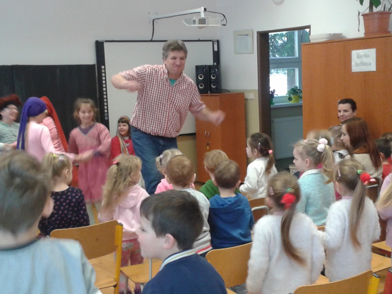 Divadielko Perinbaba v ZŠ